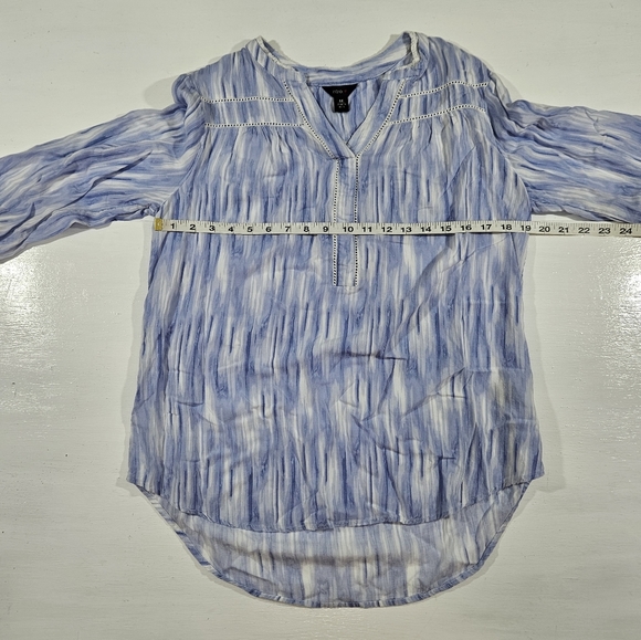 Intro. Blue 3/4 sleeve top womens size medium - Picture 5 of 9